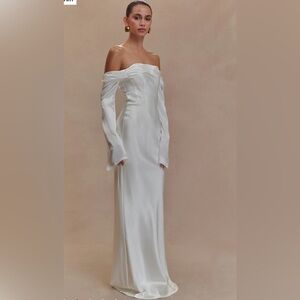 Meshki Giselle Off Shoulder Cowl Neck Maxi Dress White Romantic Formal Gown Sz S